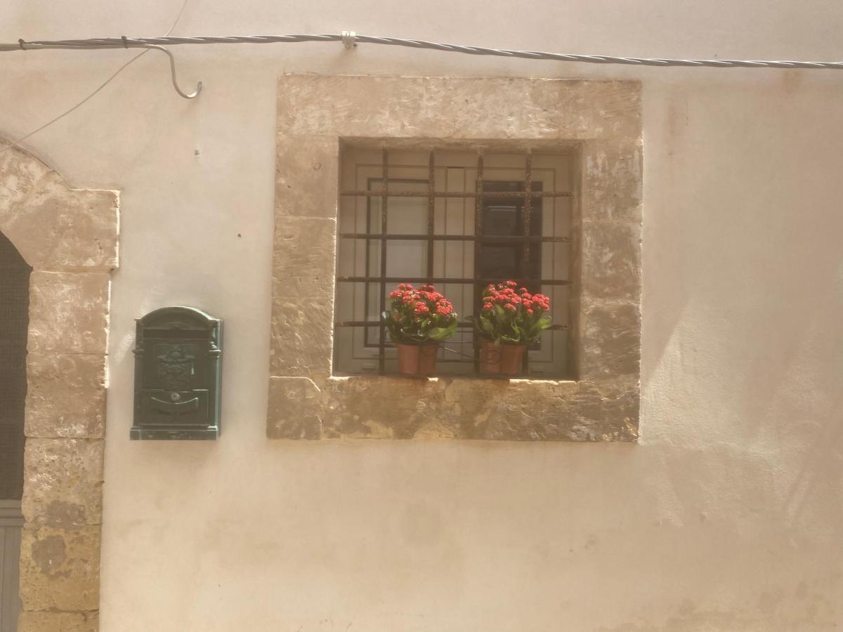 Ferienwohnung La Naca Piede A Terra Noto Exterior foto